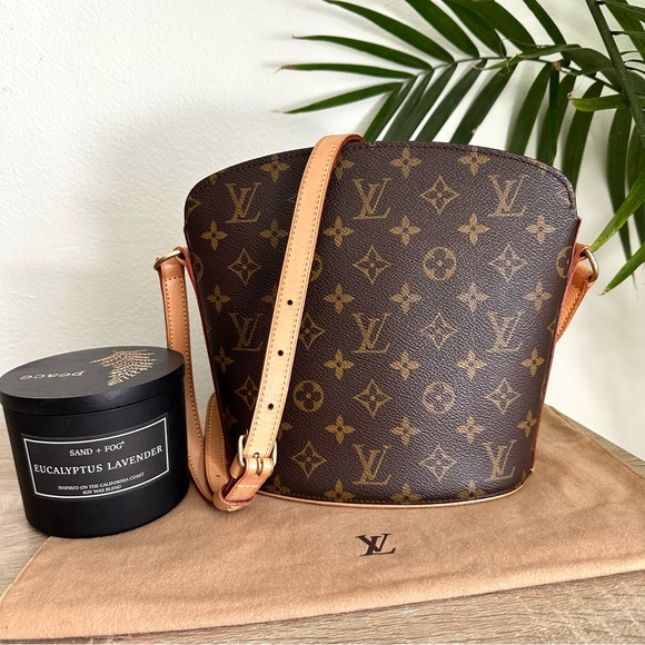 Louis Vuitton Handbags - 🔥AUTHENTIC Louis Vuitton Drouot Crossbody🔥